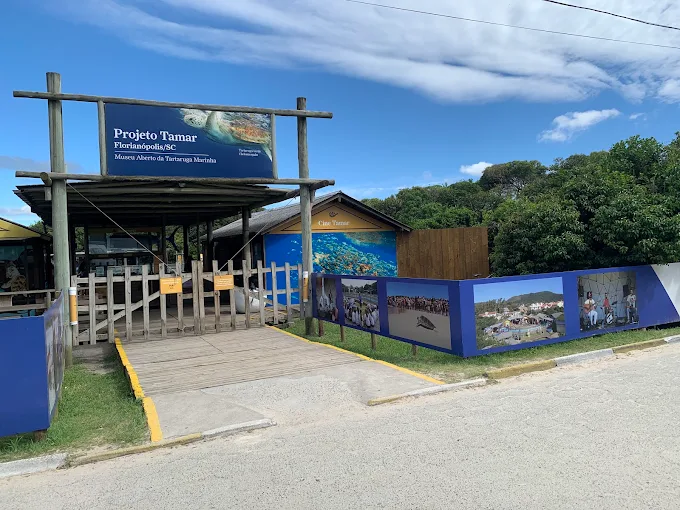 A entrada da base de Florianópolis, na Barra da Lagoa